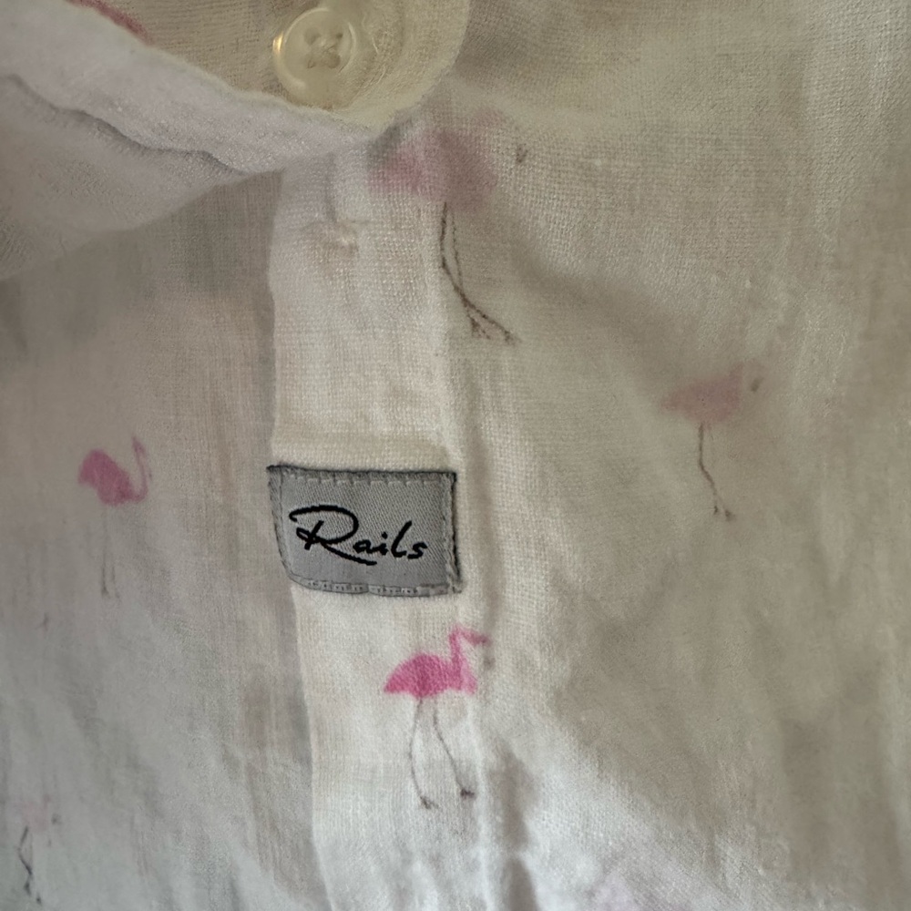 RAILS White Lightweight Button Up short sleeve “Whitney Top” with Pink Flamingos - Picture 4 of 12